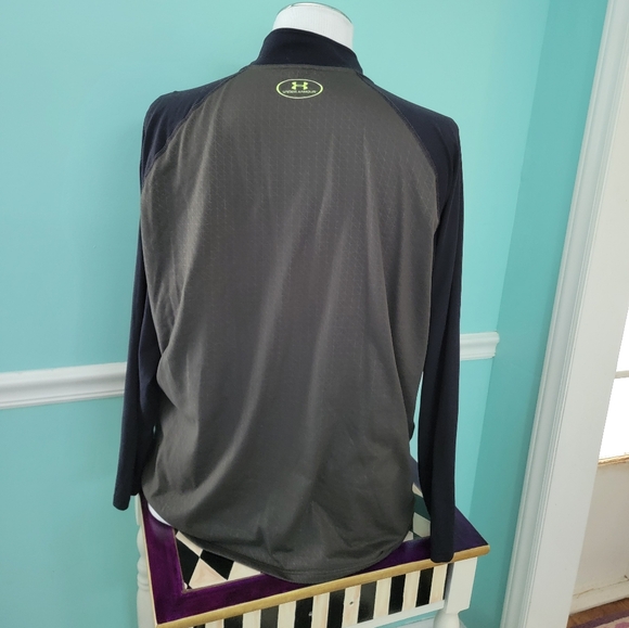 Under Armour Pullover - Picture 7 of 7